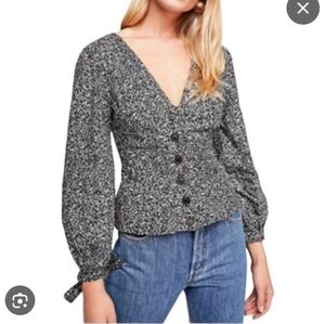 Free People Navy and White Ditsy Floral Sweetheart Button Blouse Sz S Like New